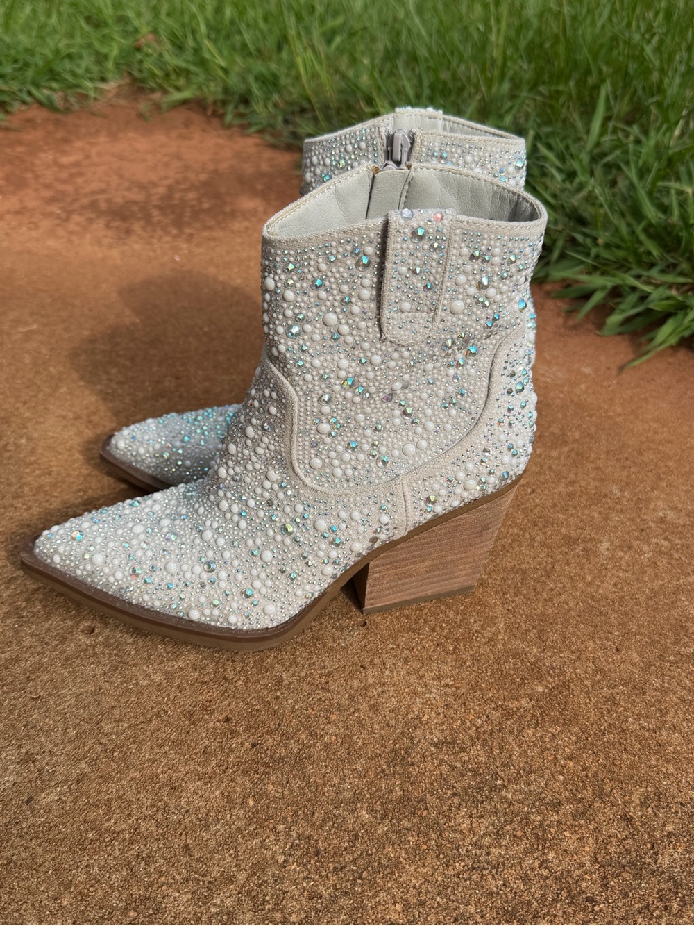 Very G Kady Pearl Women’s Size 8 Rhinestone Western Cowboy Ankle Boots White - Picture 2 of 14